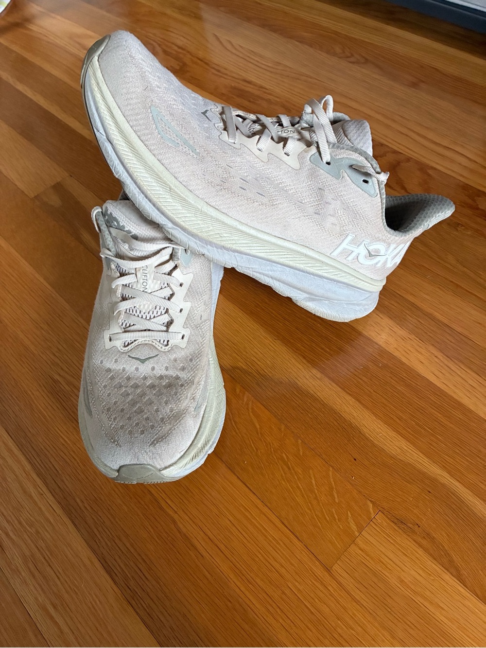 Hoka Clifton 9
